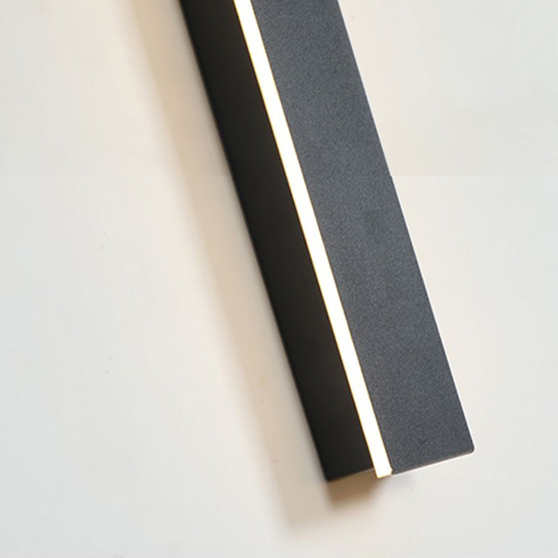 Wall Light Outdoor LED Lamp with Slim Linear Bar Design for Garden and Patio