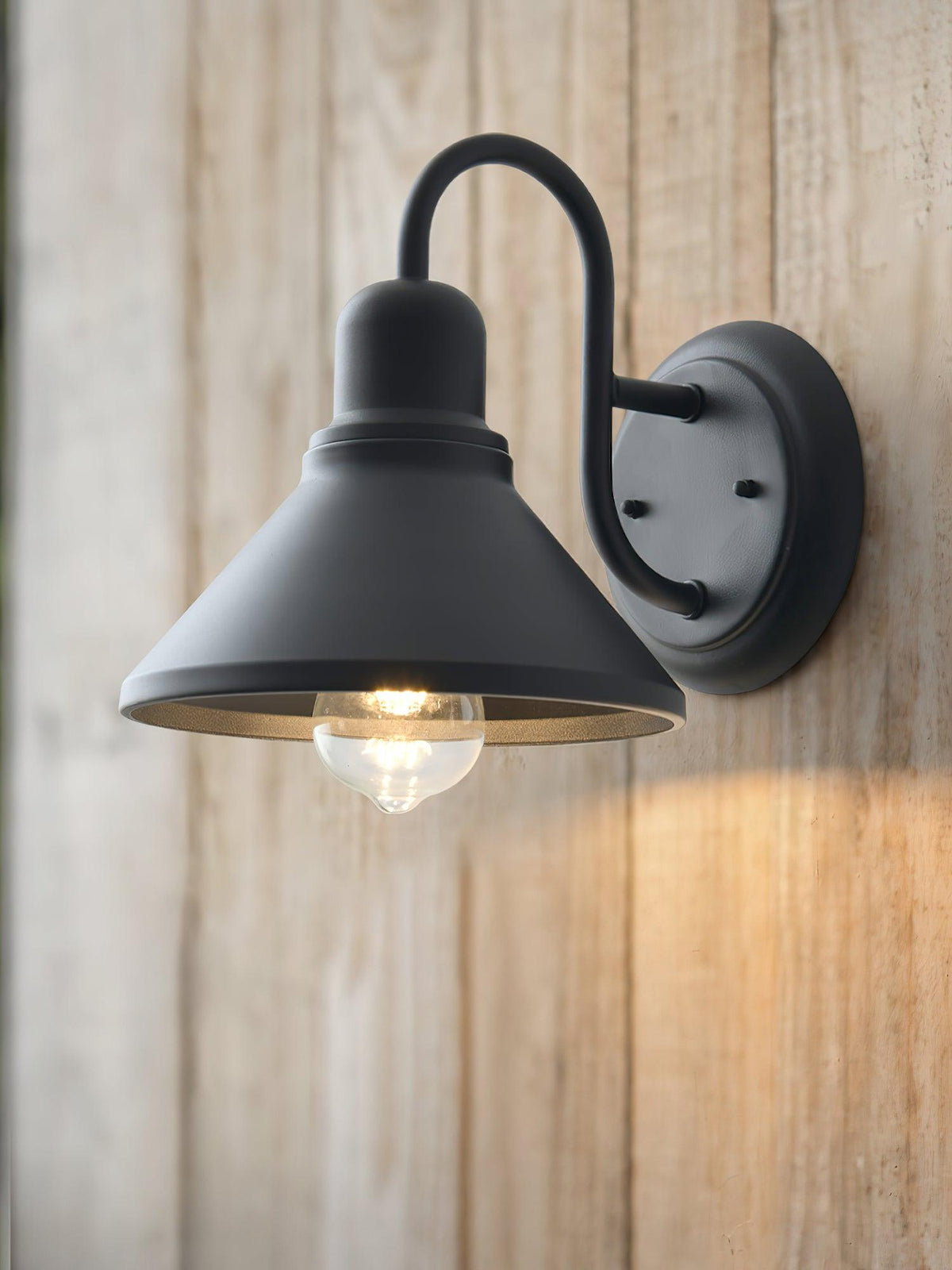 Wall Light Outdoor Sconce with Metal Barn Shade Vintage Waterproof IP65 for Patio