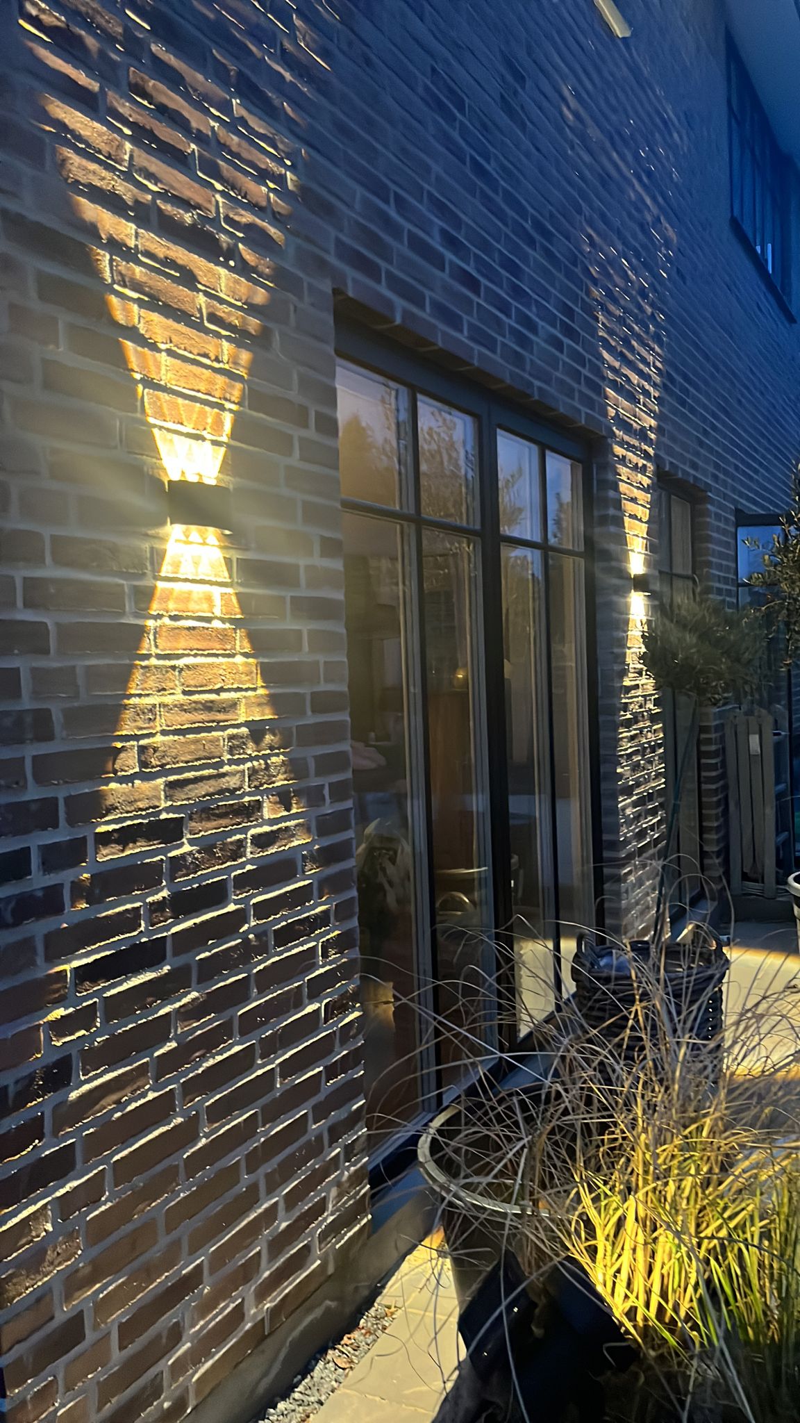 Wall Light Up Down LED Outdoor Lamp in Sandblasted Black Aluminium 3000K Warm