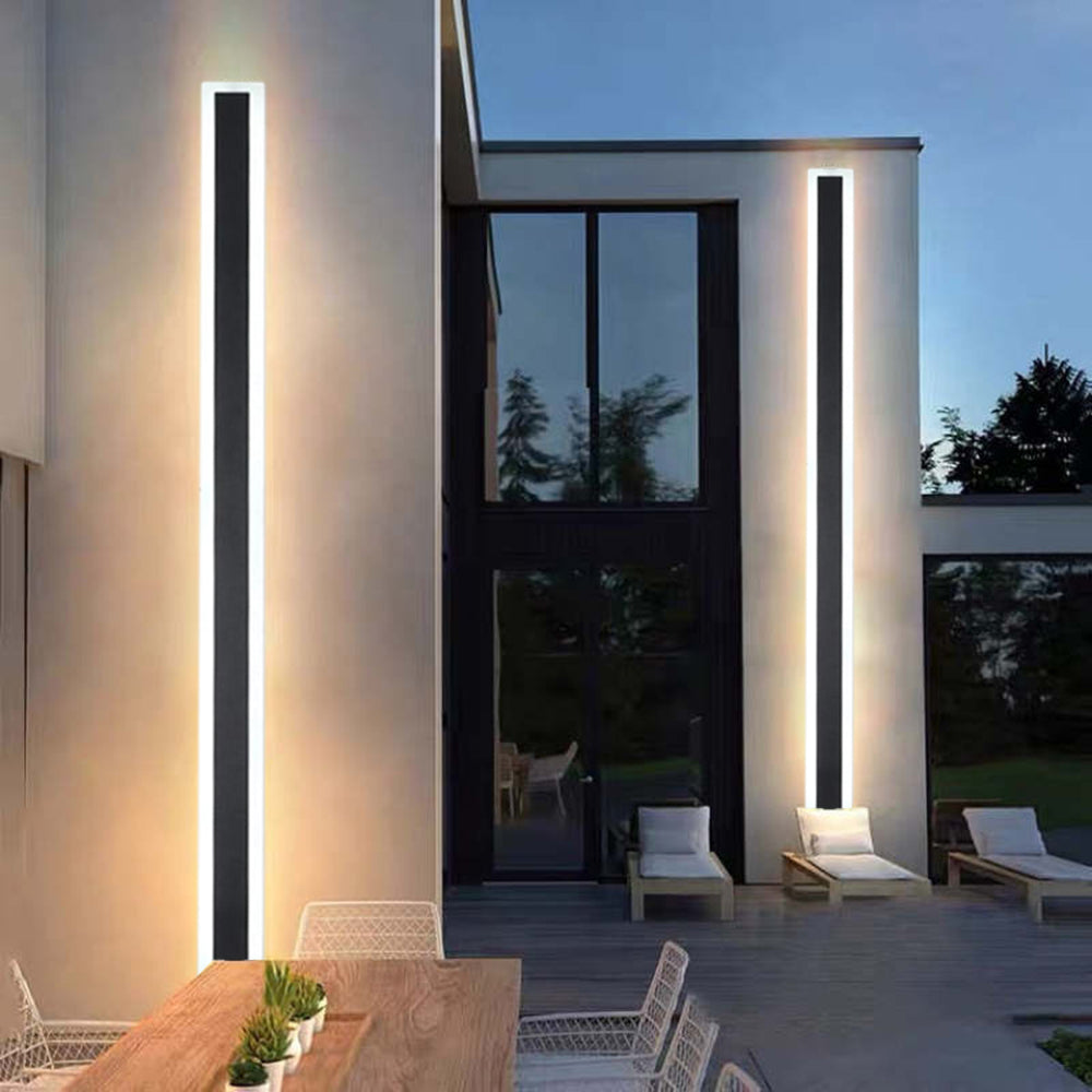 Wall Light Outdoor LED Lamp with Transparent Acrylic Pane and Weather Resistant Finish
