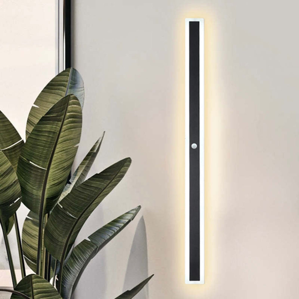 Wall Light Outdoor LED Lamp with Transparent Acrylic Pane and Weather Resistant Finish