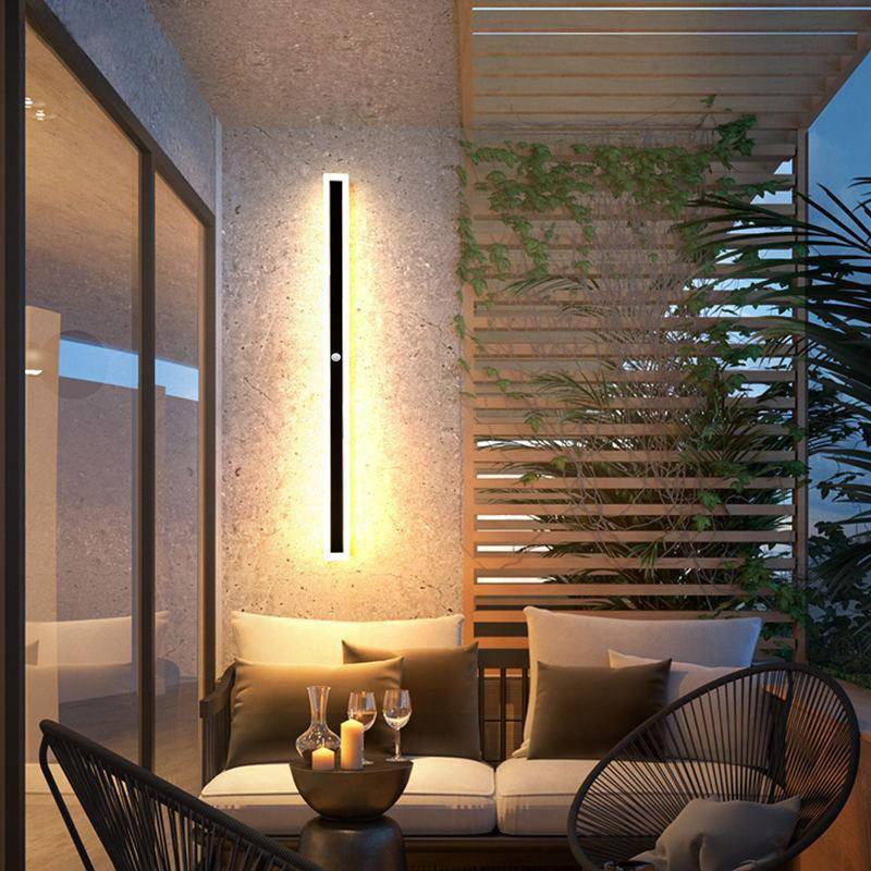 Wall Light Outdoor LED Lamp with Transparent Acrylic Pane and Weather Resistant Finish