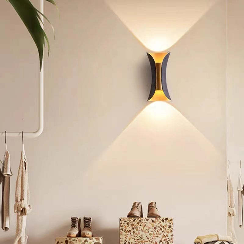 Wall Light Curved Outdoor LED Lamp Mounted Design for Garden and Corridor