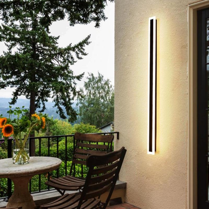 Wall Light Outdoor LED Lamp with Transparent Acrylic Pane and Weather Resistant Finish