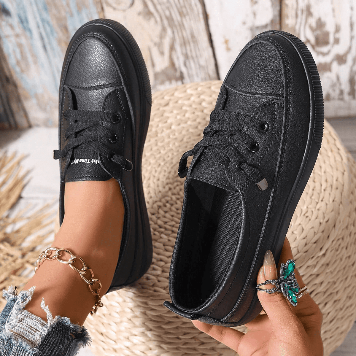 Orthopedic Sneakers for Women with Cushioned Sole and Supportive Everyday Fit
